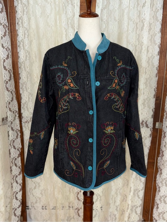 Denim&Co Jackets & Blazers - Super Cool Denim & Co Embroidered Denim Jacket